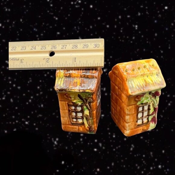 Ceramic Salt and Pepper Shaker Set 2 pcs Cottage House Painted Made In Japan 3”T - Picture 8 of 8